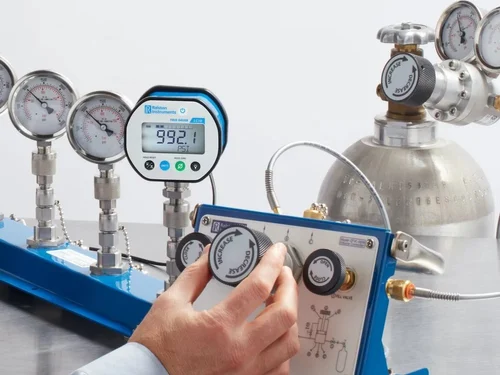 PetroField pressure calibration service